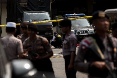  4 Killed In Train-minivan Collision In Indonesia’s Java #minivan #indonesi-TeluguStop.com