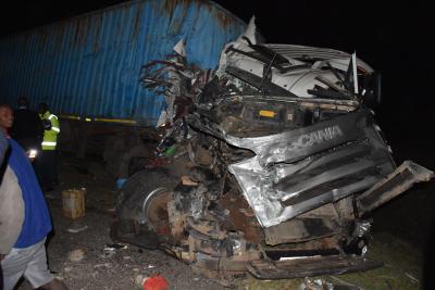  5 Killed In Accident In Kenya #kenya #jan-TeluguStop.com