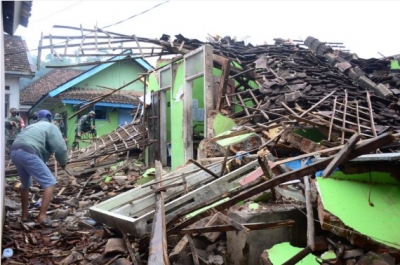  6.6-magnitude Quake Jolts Off Indonesia’s Banten, Strong Tremors Felt In J-TeluguStop.com