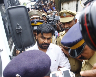  9hold) Day 2: Questioning Of Actor Dileep, Accomplices Begin In Actress Abductio-TeluguStop.com