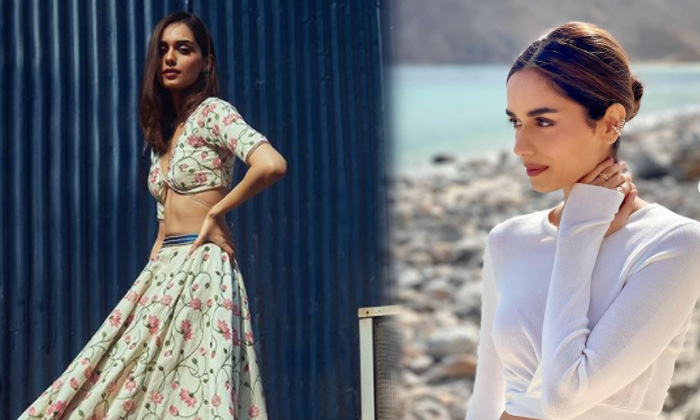 Actress Manushi Chhillar Looks Sizzling Images-telugu Actress Photos Actress Manushi Chhillar Looks Sizzling Images - Ac High Resolution Photo