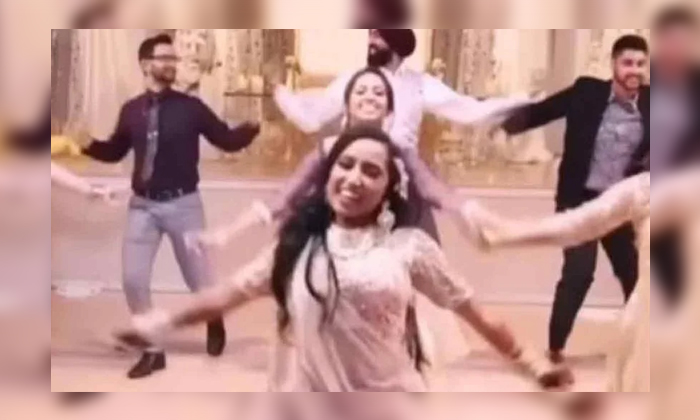  Happy Bride Aces Bhangra Performance To Ed Sheerans Shape Of You Details, Viral-TeluguStop.com