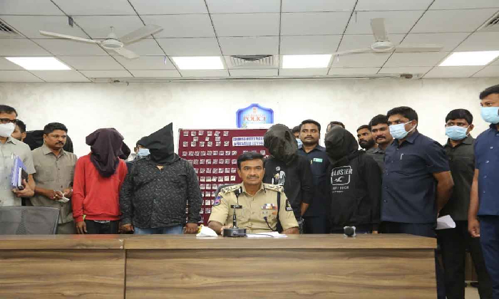  Hyderabad: A Key Twist In The Drugs Case!-TeluguStop.com