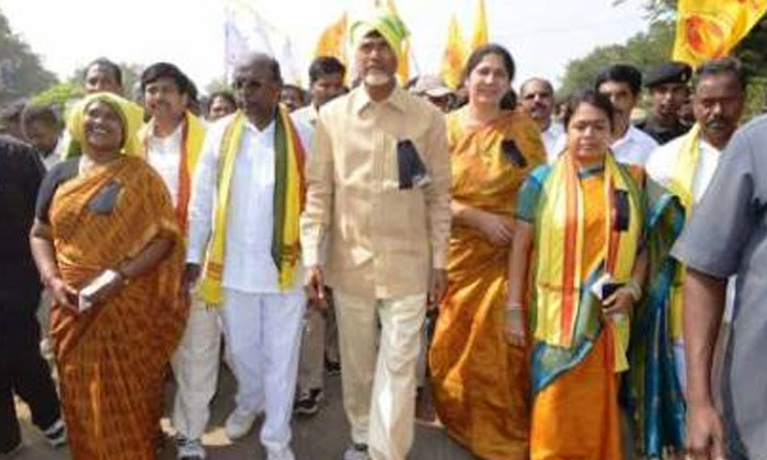  Chandrababu Limited Lokesh To Mangalagiri Constituency Only Nara Lokesh,  Tdp,-TeluguStop.com