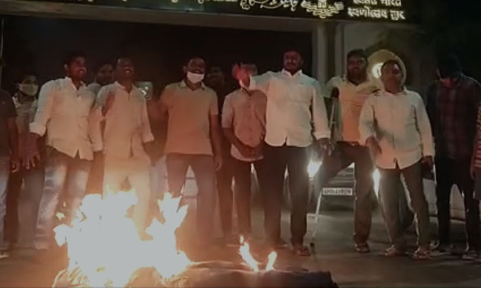  Unemployed Students Protest Against The Suicide Of A Student Named Sagar In Kham-TeluguStop.com