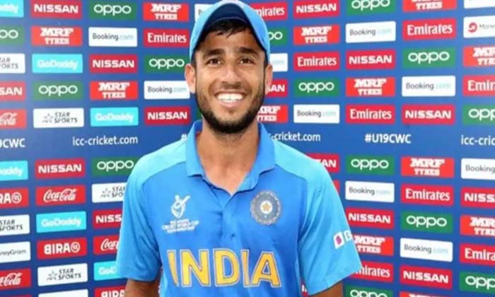  Argued With His Father And Achieved Much ..spin Bowler Ravi In West Indies T20 S-TeluguStop.com