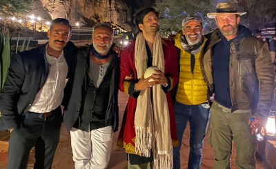  Ali Fazal Shares Pictures With Gerard Butler From The Sets Of ‘kandahar-TeluguStop.com