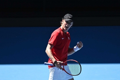  Australian Open: Shapovalov Gets Past No. 3 Zverev; Sets Up Rafa Clash In Quarte-TeluguStop.com