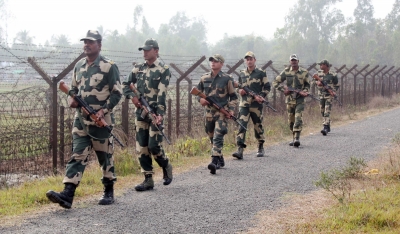  Bsf Installs Smart Surveillance System Along India-b’desh Border #installs-TeluguStop.com