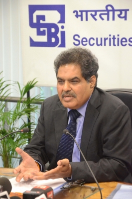  Demat Accounts Opening Per Month Rose 7-fold Since Fy20: Sebi Chairman-TeluguStop.com