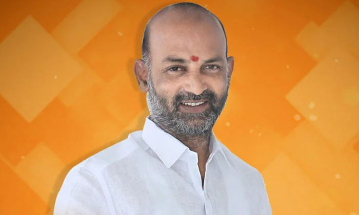  Ongoing Quaarrel On Stone Attack Will Kcr Respond-TeluguStop.com