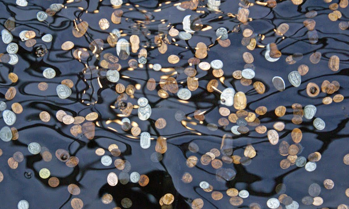  Do You Know Why Retailers Put Coins And Fruits In The Rivers , Fruits,  Coins,-TeluguStop.com