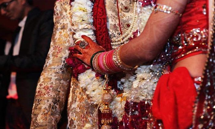  Garland Makes Bride To Cancel The Wedding Details, Wedding, Viral News, Wedding,-TeluguStop.com