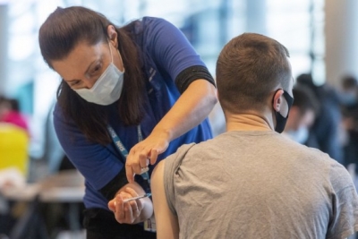  Giving Regular Boosters ‘not Sustainable’: Oxford Vaccine Expert-TeluguStop.com