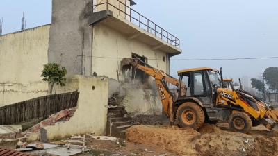  Gurugram: Illegal Constructions In Rithoj Village Razed Amid Resistance #gurugra-TeluguStop.com