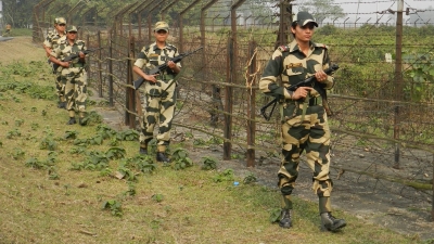  Intruder To Be Handed Over To Pak Rangers By Bsf #intruder #handed-TeluguStop.com