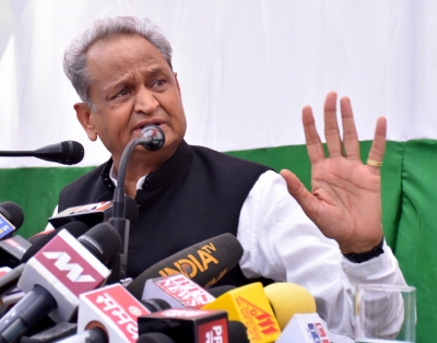  It Hardly Matters Who Is Leaving Congress, Says Ashok Gehlot #matters #congress-TeluguStop.com