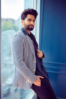  Jackky Bhagnani: Don’t See Theatres Going Away, But Consumption Patterns W-TeluguStop.com