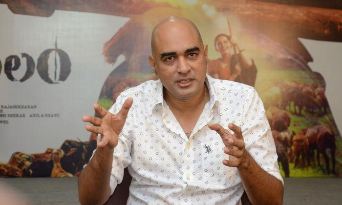  Director Krish Problems In Tollywood , Director Krish , Tollywood, Vedam, Kanche-TeluguStop.com