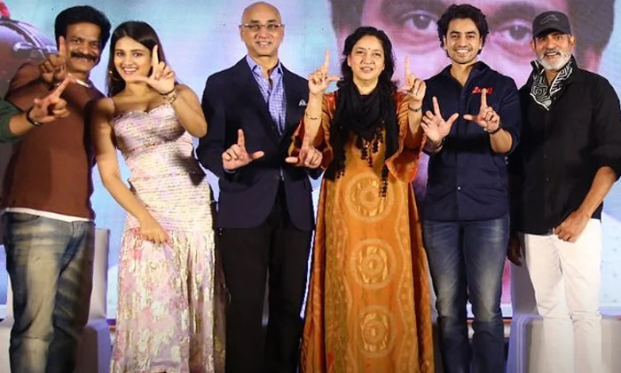  Mahesh Babu Sister Galla Padmavathi Going To Produce More Movies Soon Details, G-TeluguStop.com