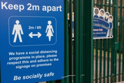 Masks To Return In England’s Secondary School Classrooms Masks To Return In England’s Secondary School Classrooms-TeluguStop.com