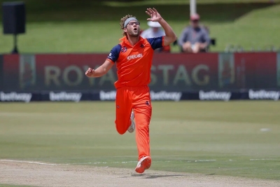  Netherlands Pacer Vivian Kingma Suspended For Four Matches For Ball-tampering #n-TeluguStop.com