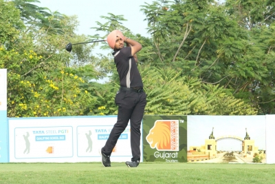  Pgti Golf: Bishmadpal Singh, Akshay Neranjen Joint Leaders In Pre-qualifying I-TeluguStop.com