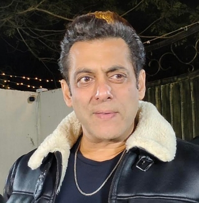  Retired Nri,’dabangg’ Neighbour Salman Khan Lock Horns #retired #nri-TeluguStop.com