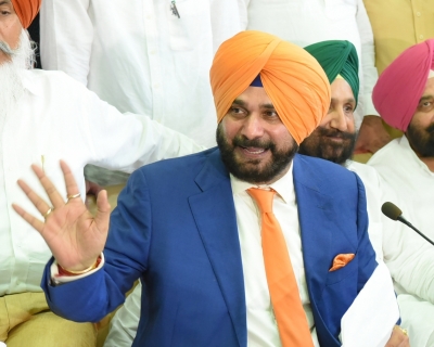  Sidhu Promises 33% Of Job Cards For Women If Congress Wins-TeluguStop.com