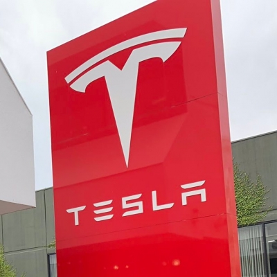  Tesla Quietly Unveils Fleet Of New Electric Trucks: Report #tesla #unveils-TeluguStop.com