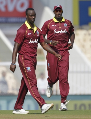  West Indies Recall Senior Pacer Kemar Roach For Odi Series Against India #pacer-TeluguStop.com