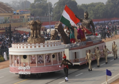  ‘wrong Precedent’: Centre On Row Over R-day Tableaux #tableaux #delh-TeluguStop.com