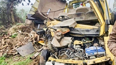  2 Students, Driver Killed As School Buses Collide In Up's Muzaffarnagar-TeluguStop.com