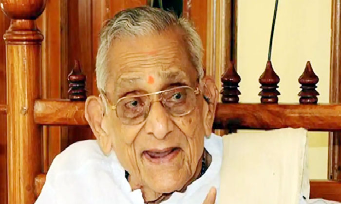 Chandrababu Mourns The Death Of Political Veteran Yedlapati Venkatrao!-TeluguStop.com