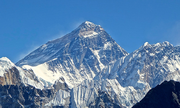  This Is Weird Everest Is Short Of Water , Everest, Viral News-TeluguStop.com