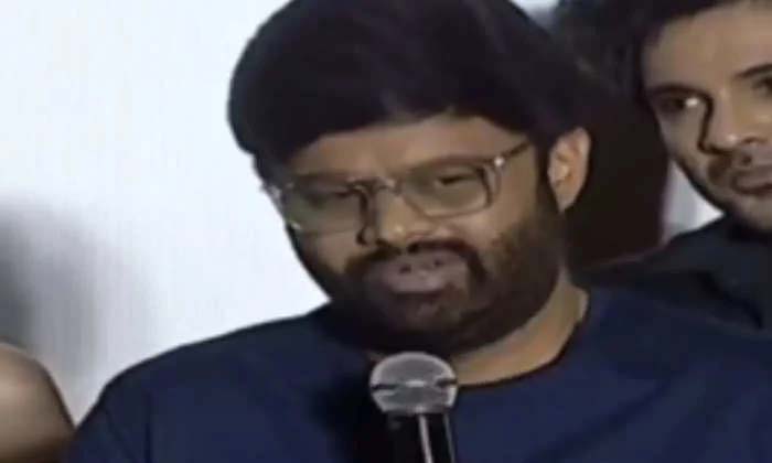  Producer Naga Vamsi Apologize Neha Shetty In Dj Tillu Trailer Event Vulgar Quest-TeluguStop.com