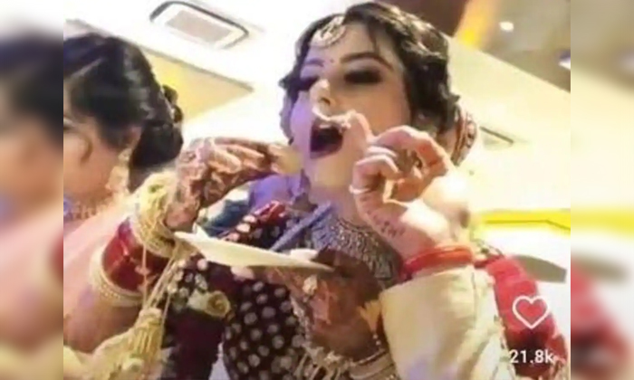  The Bride Who Wants To Eat Panipuri At The Wedding Time Details, Bride Eats Pani-TeluguStop.com