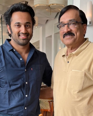  Actor Unni Mukundan Shares Emotional Post On Man Who Gave Him A Break In Films-TeluguStop.com