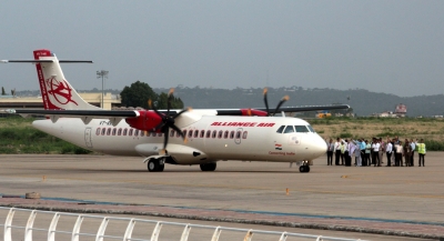  Alliance Air Flight Engine Cover Falls At Mumbai Airport, Dgca Probing #alliance-TeluguStop.com