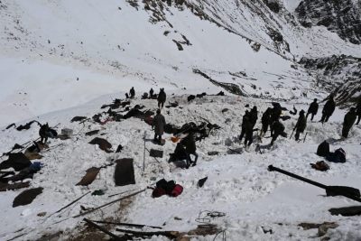  Avalanche Hits Army Patrol In Arunachal, 7 Trapped #avalanche #hits-TeluguStop.com
