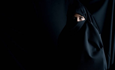  Burqa-clad Girl Turned Away From Nationalised Bank In Bihar's Begusarai-TeluguStop.com