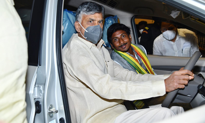  Chandrababu Naidu Who Fulfilled The Wish Of Tdp Activist Venu In Jaggayapeta Det-TeluguStop.com