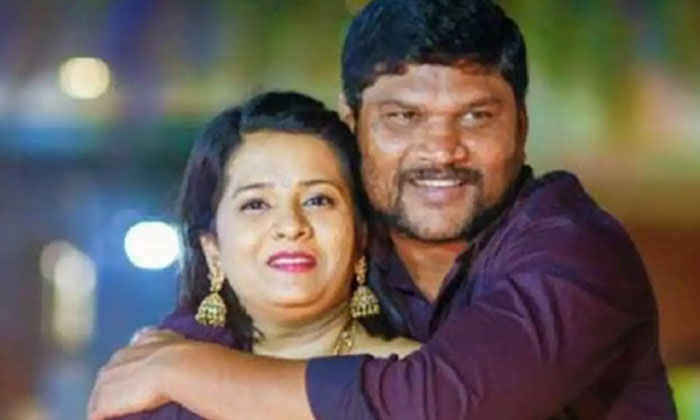  Parasuram Wife And Parasuram Comments Goes Viral In Social Media ,parasuram , Pa-TeluguStop.com