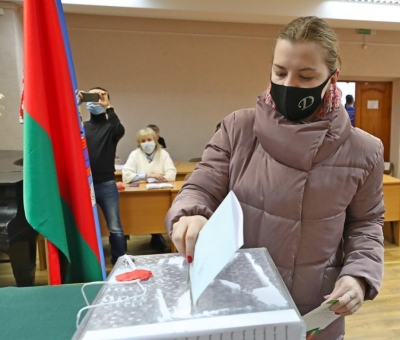  Early Voting Begins For Constitutional Referendum In Belarus-TeluguStop.com