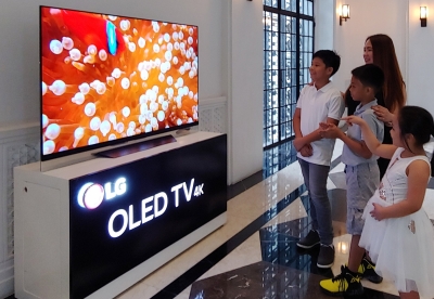  Lg To Launch A 55-inch Transparent Oled Tv In 2023: Report-TeluguStop.com