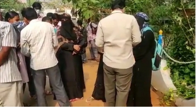 Now Hijab Row Erupts At Andhra College Now Hijab Row Erupts At Andhra College-TeluguStop.com