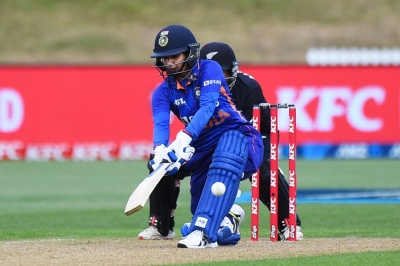  Nz V Ind: Smriti, Harmanpreet, Mithali Score Fifties, India Win 5th Odi, Avoid W-TeluguStop.com