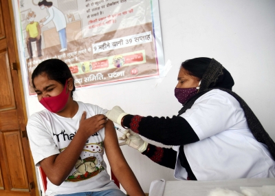  Over 5cr Teenagers In India Get 1st Dose Of Covid Vax #teenagers #india-TeluguStop.com