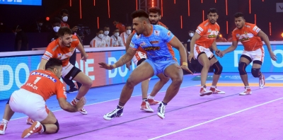  Pkl 8: Gujarat Giants Defeat Defending Champions Bengal Warriors #gujarat #benga-TeluguStop.com