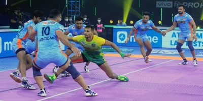  Pkl 8: Patna Pirates Beat Bengal Warriors 38-29 #patna #pirates-TeluguStop.com